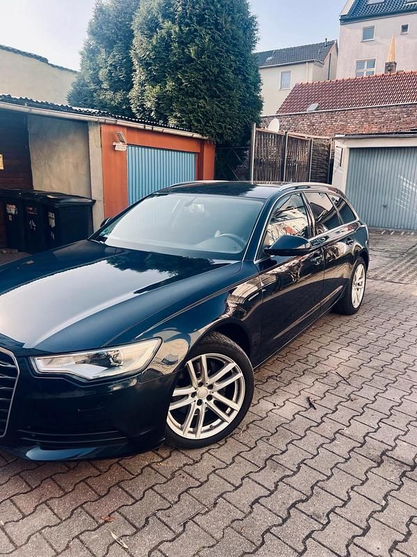 Gebraucht Audi A6 204 PS (150 kW) 2014 Blau Kombi