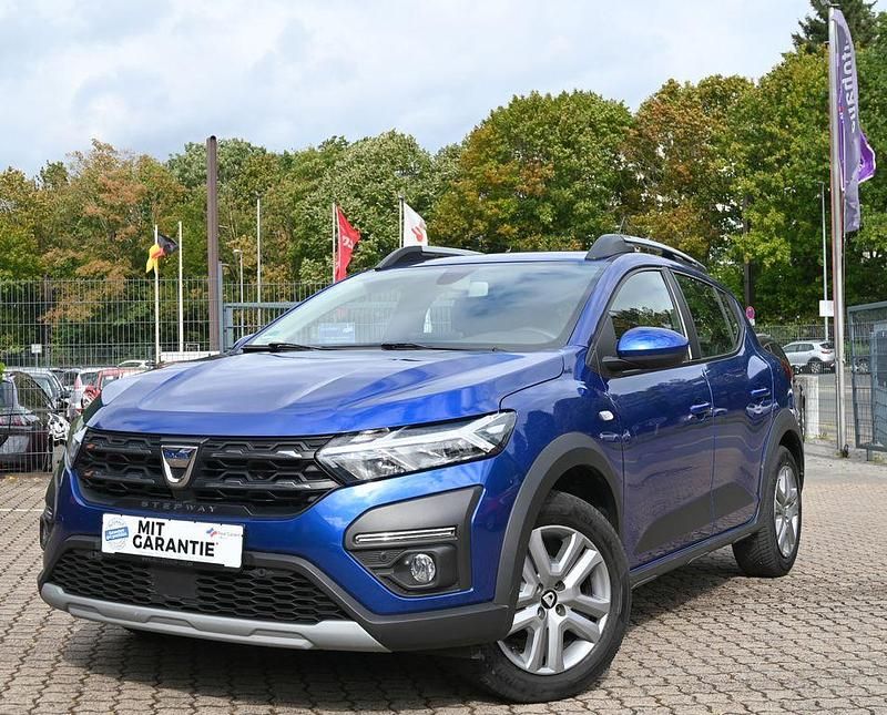 Blau Gebraucht 2022 Dacia Sandero Comfort Kleinwagen | 13.490 € (Fairer Preis) - Bild 1/4
