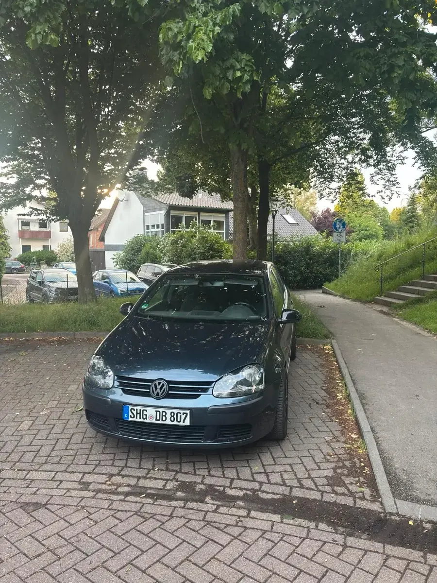 Gebraucht VW Golf V 75 PS (55 kW) 2006 Blau Kleinwagen