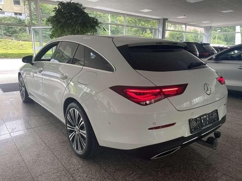 Gebraucht Mercedes CLA200 150 PS (110 kW) 2023 Weiß Limousine