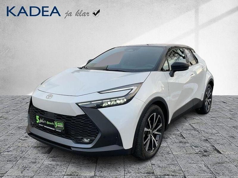 Neu Toyota C-HR Team 197 PS (144 kW) 2025 Platinum white pearl mc (089)/ SUV