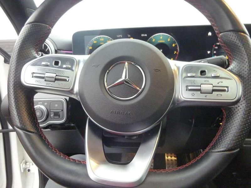 Gebraucht Mercedes A250 224 PS (164 kW) 2021 Polarweiss  unilack Limousine