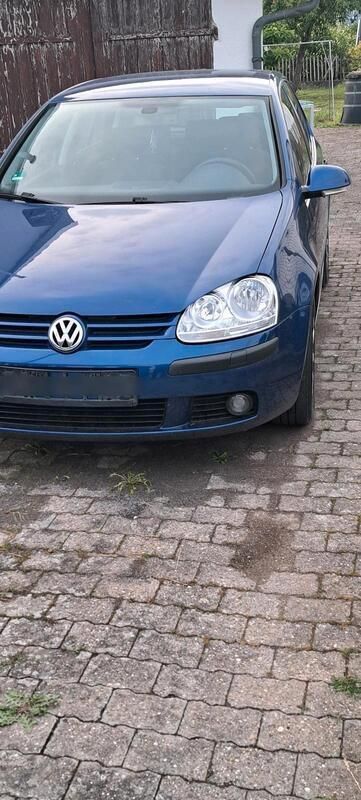 Blau Gebraucht 2004 VW Golf V Limousine | 1.990 € (Fairer Preis) - Bild 1/4