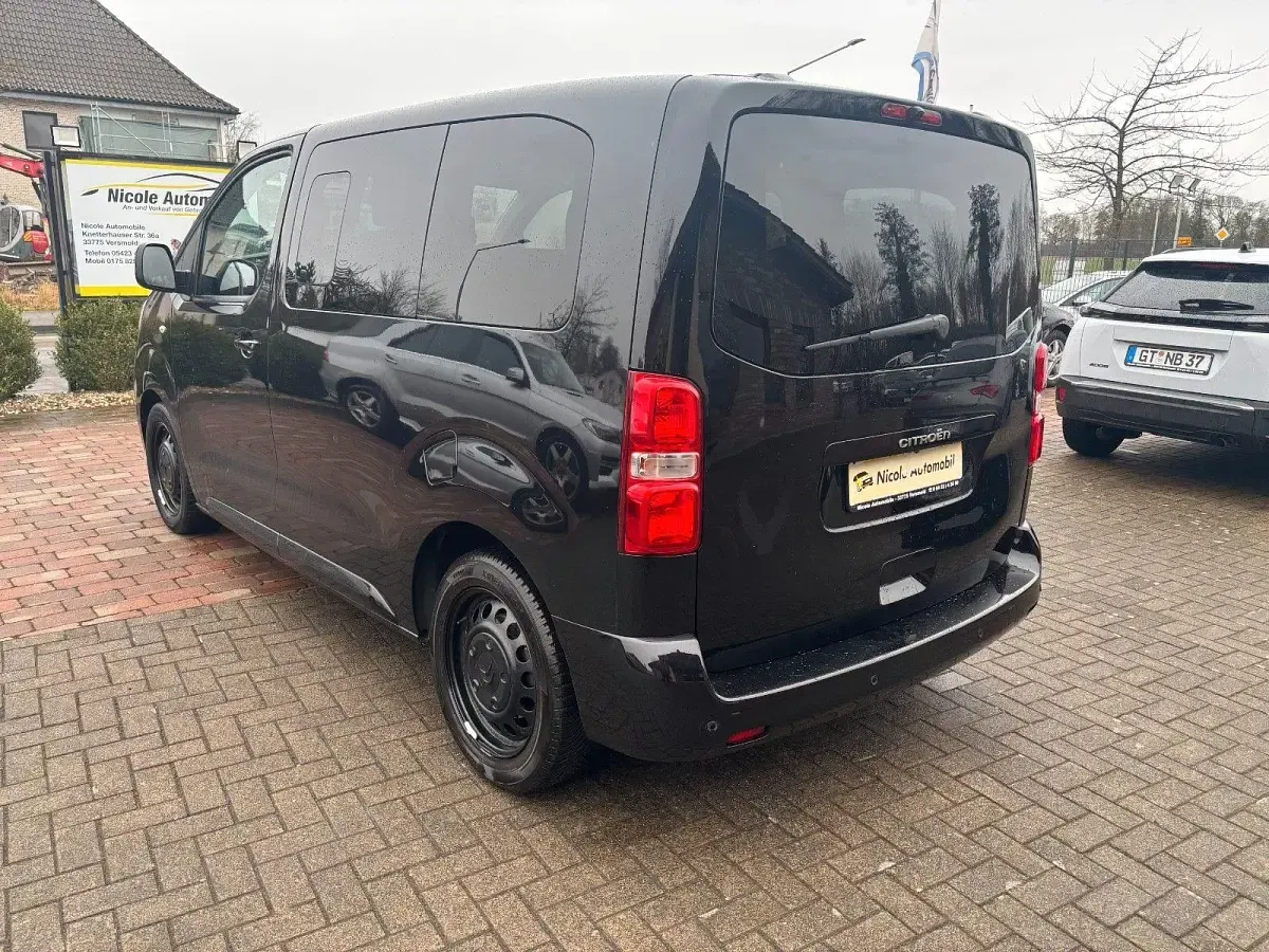Käytetty Citroën Jumpy 179 HP (131 kW) 2017 Musta Tila-auto