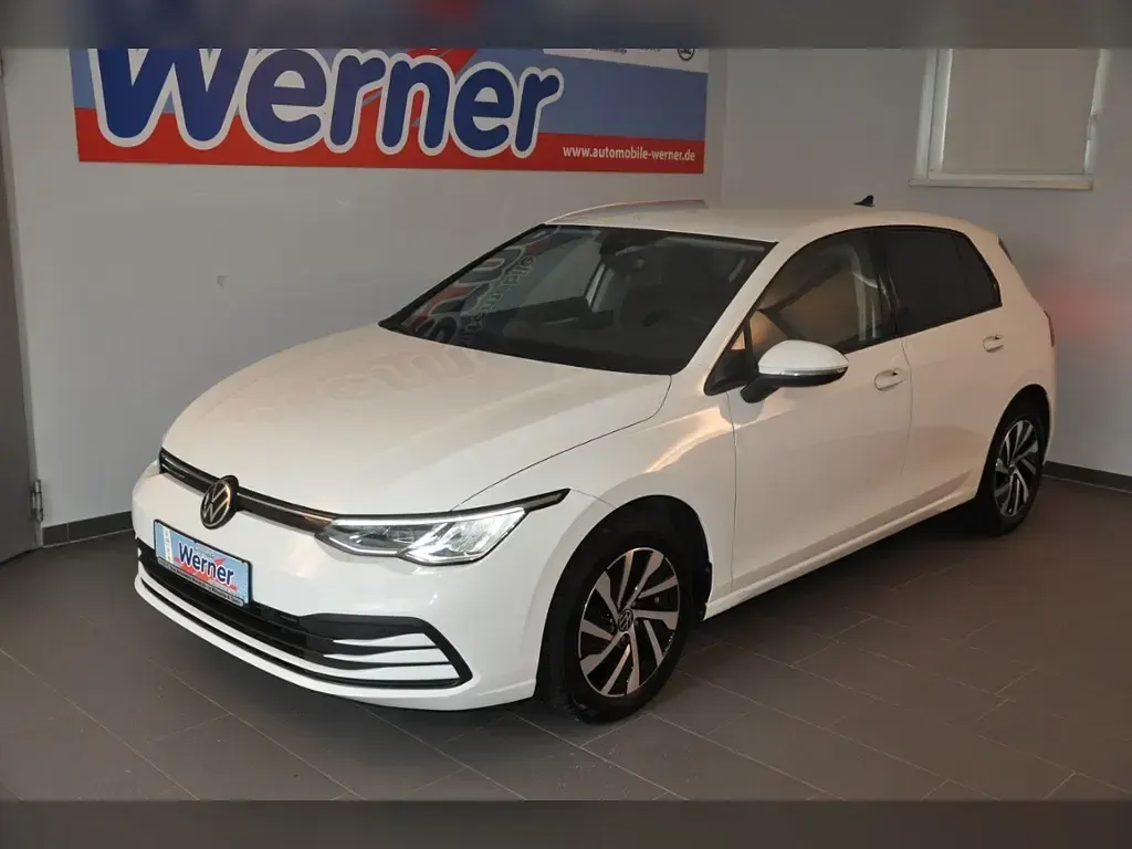 Gebraucht VW Golf VIII Life 110 PS (80 kW) 2023 Weiß Limousine