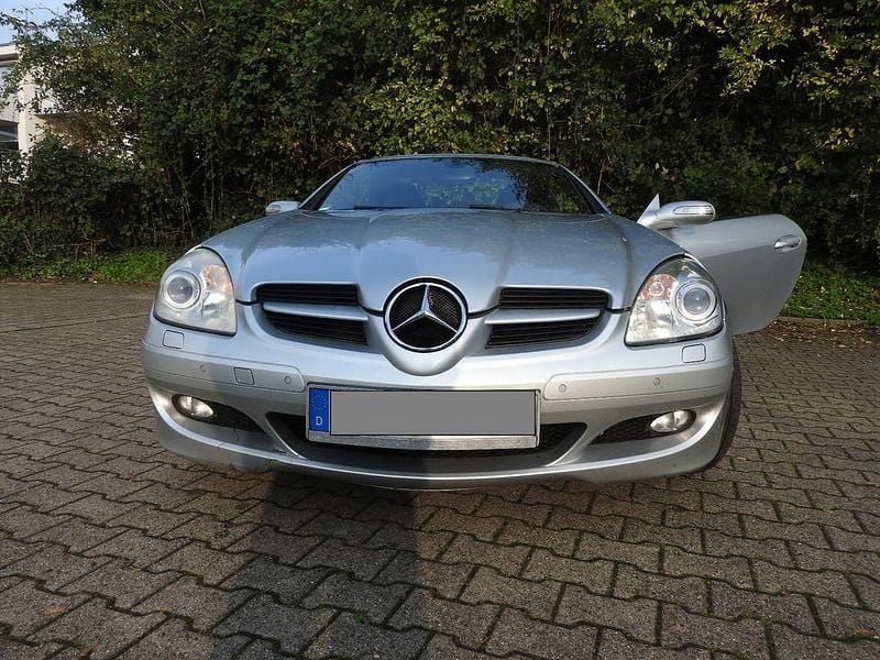 Silber Gebraucht 2005 Mercedes SLK350 Cabrio | 6.800 € (Fairer Preis) - Bild 1/4