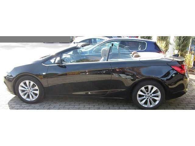Second-hand Opel Cascada Active 140 CP (102 kW) 2017 Negru Cabrio