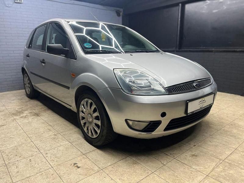 Gebraucht Ford Fiesta 80 PS (58 kW) 2004 Silber Kleinwagen