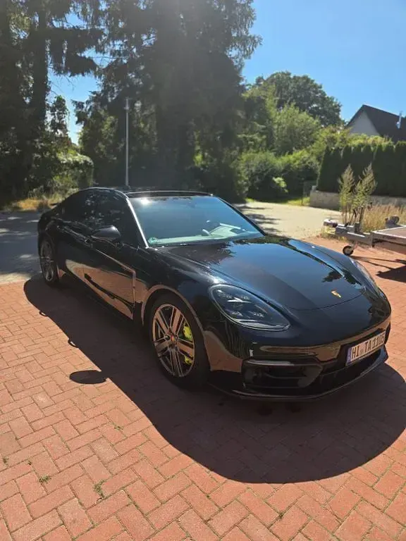 Gebraucht Porsche Panamera 4 E-Hybrid Platinum Edition 462 PS (339 kW) 2022 Schwarz Kleinwagen