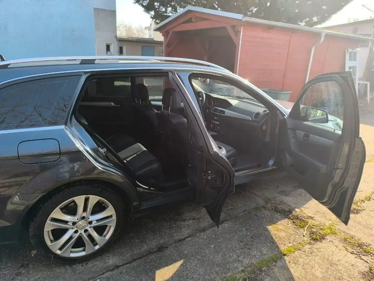 Gebraucht Mercedes C220 170 PS (125 kW) 2013 Grau Limousine