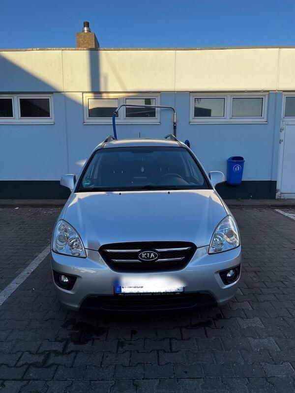Silber Gebraucht 2009 Kia Carens 3 Van / Kleinbus | 2.500 € (Superpreis) - Bild 1/4