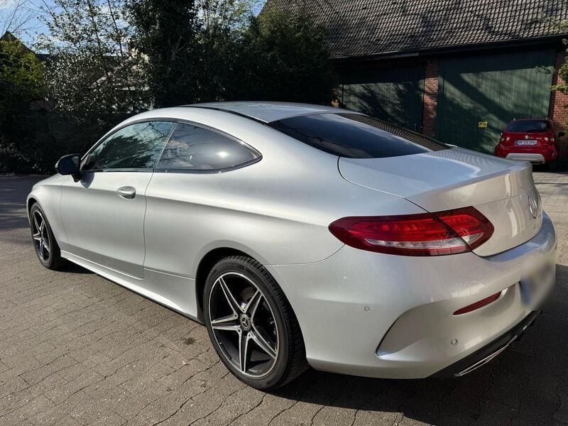 Silber Gebraucht 2017 Mercedes C180 AMG Coupé | 18.999 € (Superpreis) - Bild 1/4