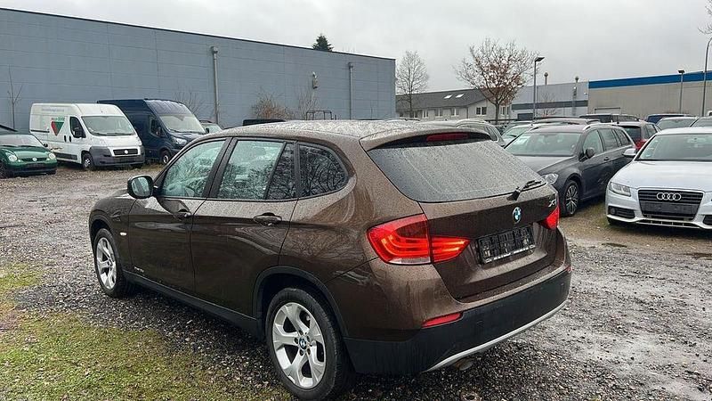 Braun Gebraucht 2010 BMW X1 SUV | 4.000 € (Guter Preis) - Bild 1/4