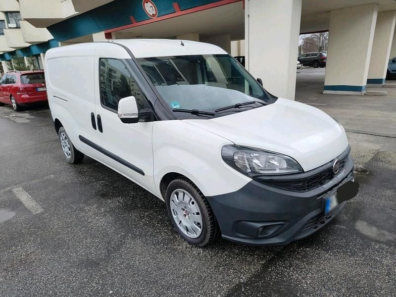 Gebraucht Fiat Doblò 100 PS (73 kW) 2018 Weiß Van / Kleinbus