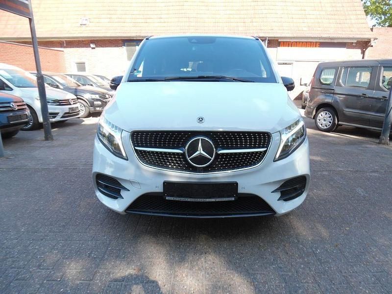 Gebraucht Mercedes V250 AMG line 190 PS (139 kW) 2021 Bergkristallweiß metallic Van / Kleinbus