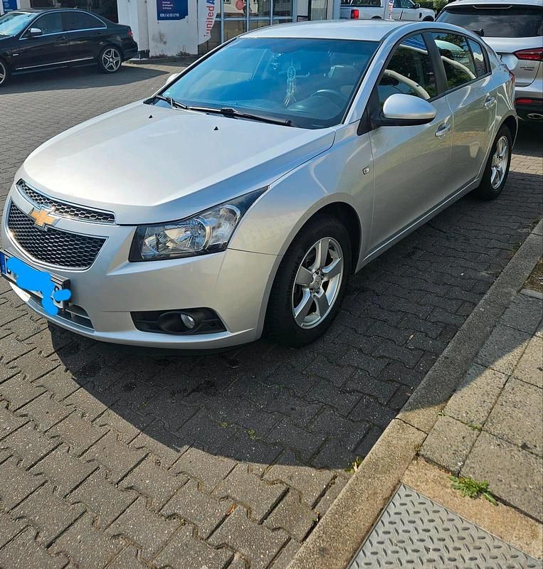 Silber Gebraucht 2011 Chevrolet Cruze Limousine | 3.500 € - Bild 1/4