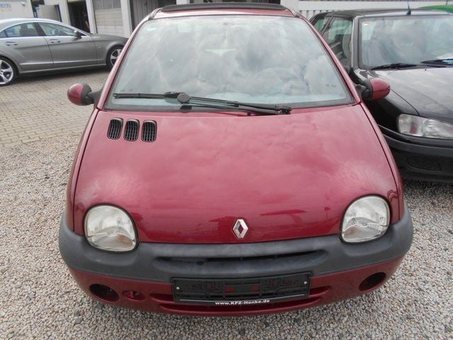 Second-hand Renault Twingo Initiale 75 CP (55 kW) 2002 Roșu Hatchback