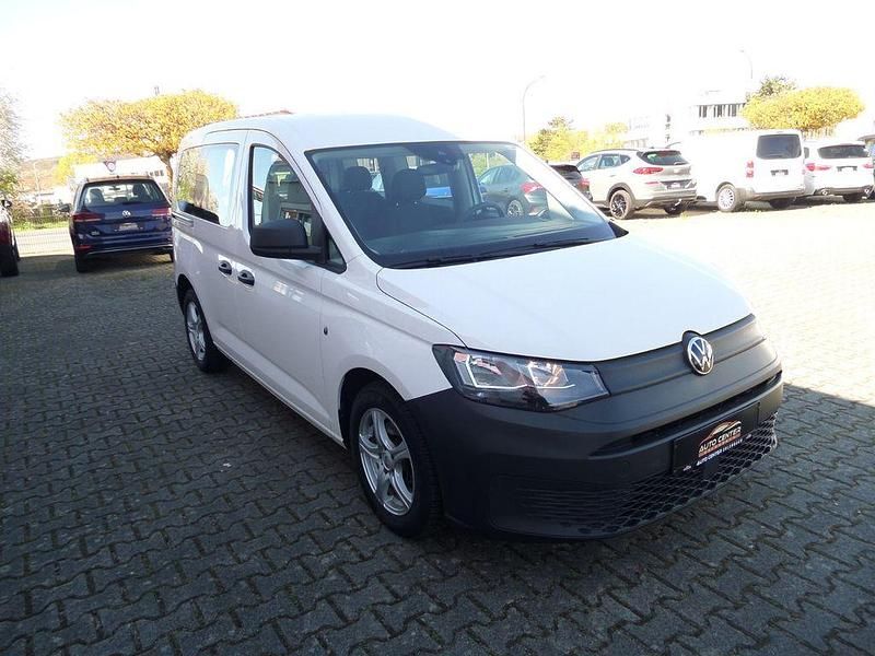 Second-hand VW Caddy 114 CP (83 kW) 2022 Alb Monovolum