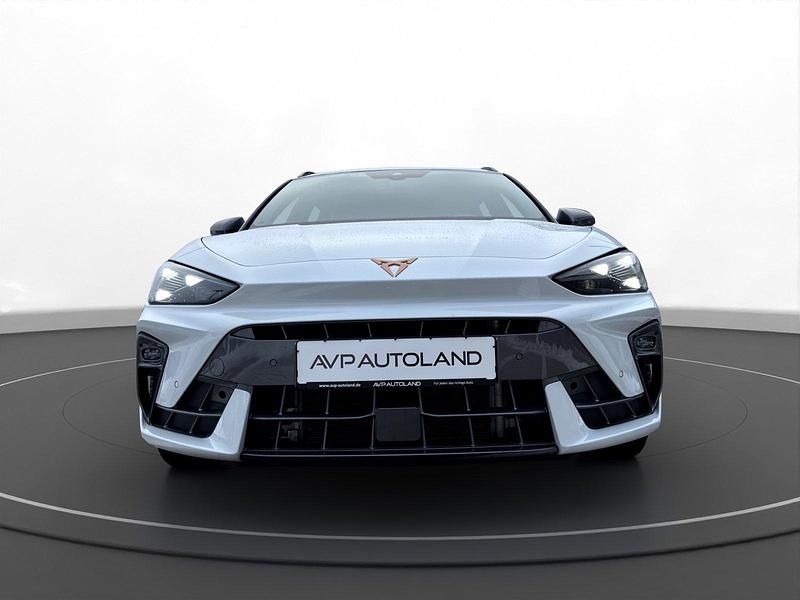Second-hand Cupra Leon 150 CP (110 kW) 2025 Alb Berlinǎ