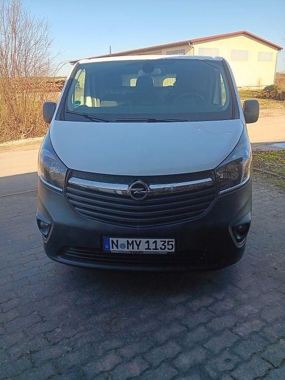 Gebraucht Opel Vivaro 120 PS (88 kW) 2015 Weiß Van / Kleinbus