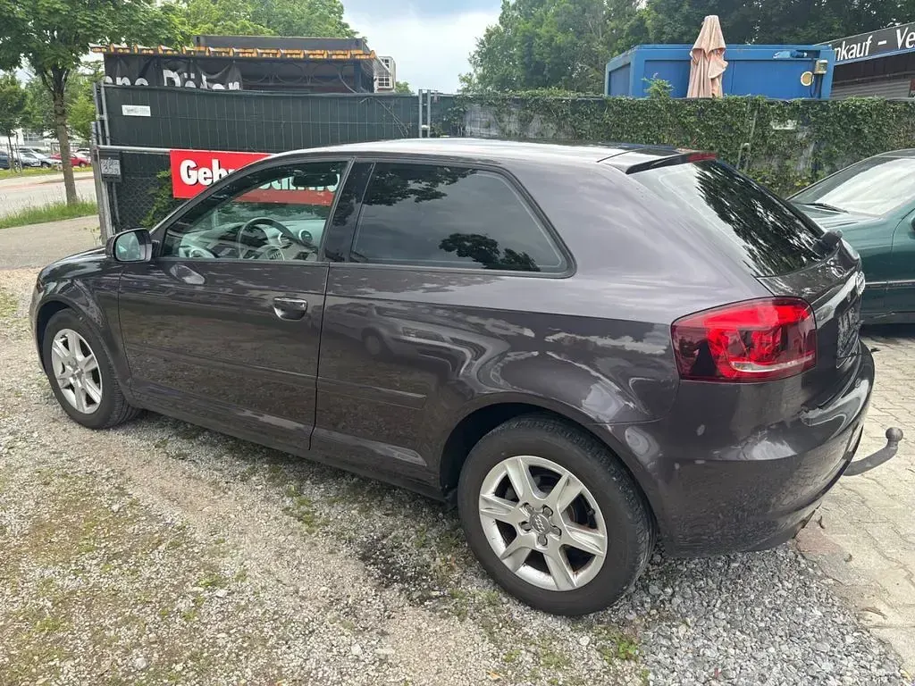 Gebraucht Audi A3 Attraction 125 PS (91 kW) 2010 Grau Kleinwagen
