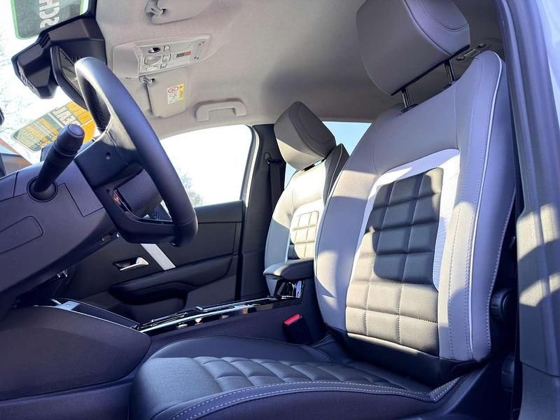 Neu Citroën C4 145 PS (106 kW) 2026 Okenit weiß SUV