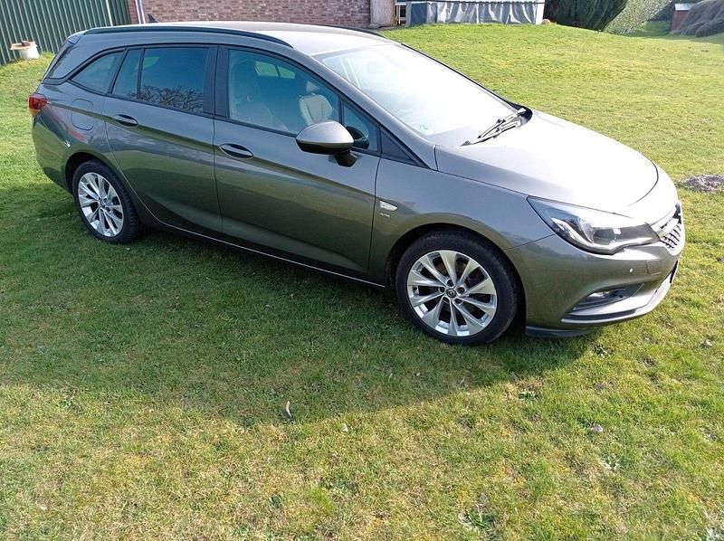 Gebraucht Opel Astra 136 PS (100 kW) 2018 Grau Kombi