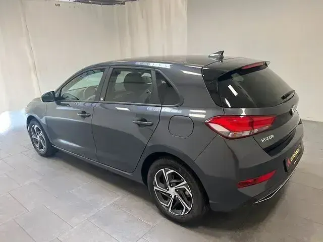 Gebraucht Hyundai i30 Edition 30 120 PS (88 kW) 2022 Grün Limousine