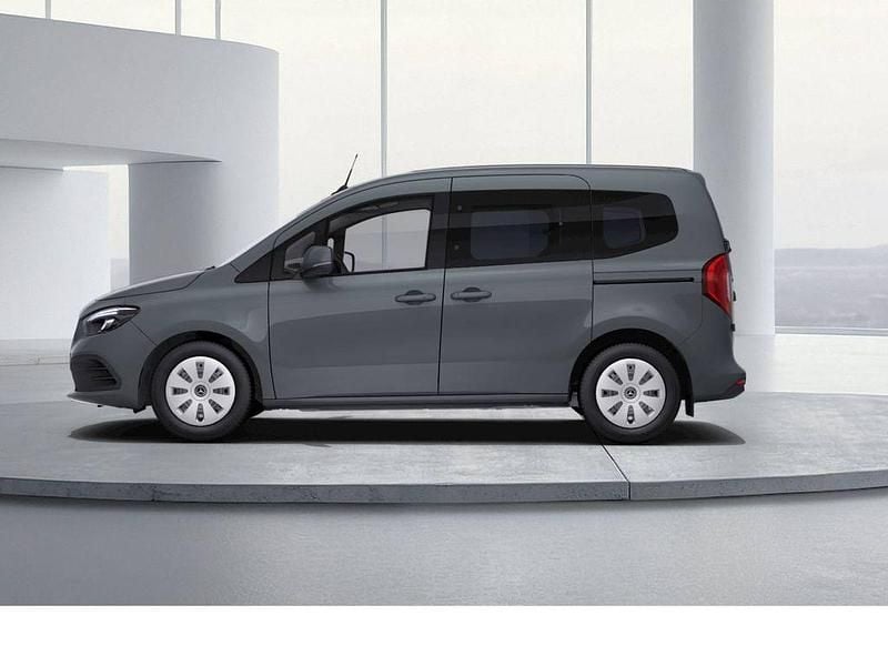 Gebraucht Mercedes T180 131 PS (96 kW) 2023 Grau Van / Kleinbus