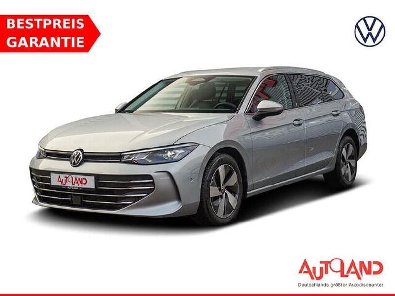 Silber Gebraucht 2024 VW Passat Business Kombi | 33.950 € (Fairer Preis) - Bild 1/4