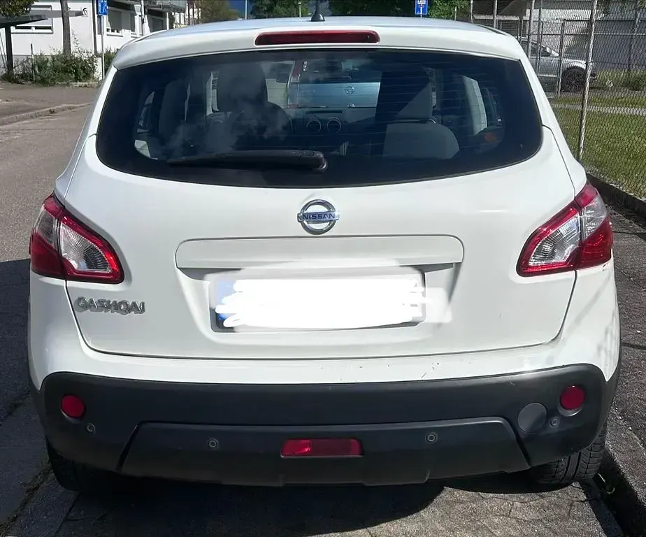 Gebraucht Nissan Qashqai 117 PS (86 kW) 2012 Weiß SUV