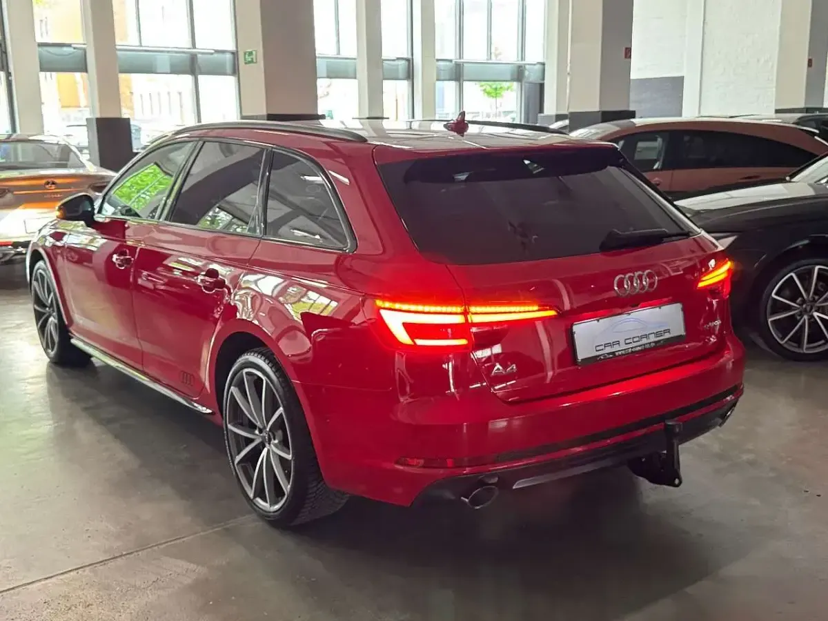Gebraucht Audi A4 Black Edition 170 PS (125 kW) 2018 Sonderlackierung tangorot Kombi