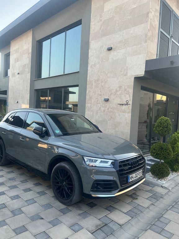 Grau Gebraucht 2019 Audi Q5 Sport SUV | 32.000 € (Superpreis) - Bild 1/4