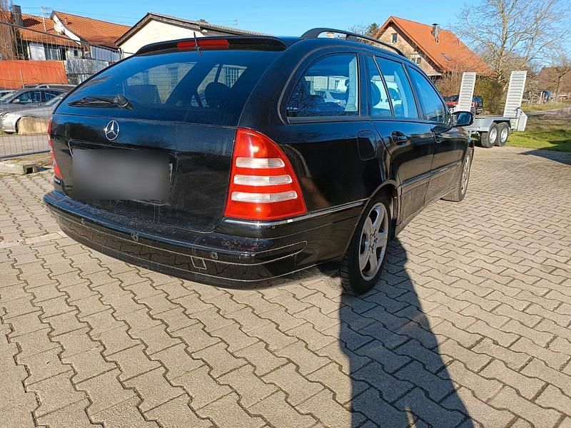 Gebraucht Mercedes C320 Avantgarde 224 PS (164 kW) 2001 Schwarz Kombi