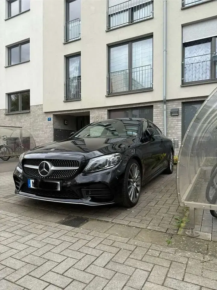 Gebraucht Mercedes C300 AMG line 245 PS (180 kW) 2019 Schwarz Coupé