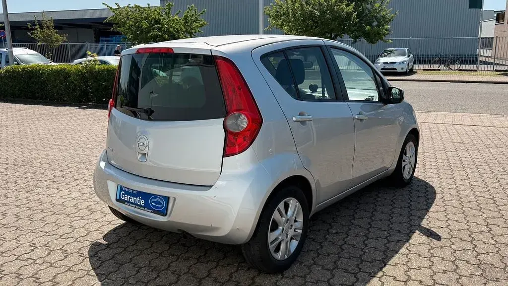 Gebraucht Opel Agila Edition 94 PS (69 kW) 2012 Silber Kleinwagen