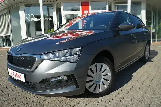 Gebraucht Skoda Scala 150 PS (110 kW) 2023 Grau Kleinwagen
