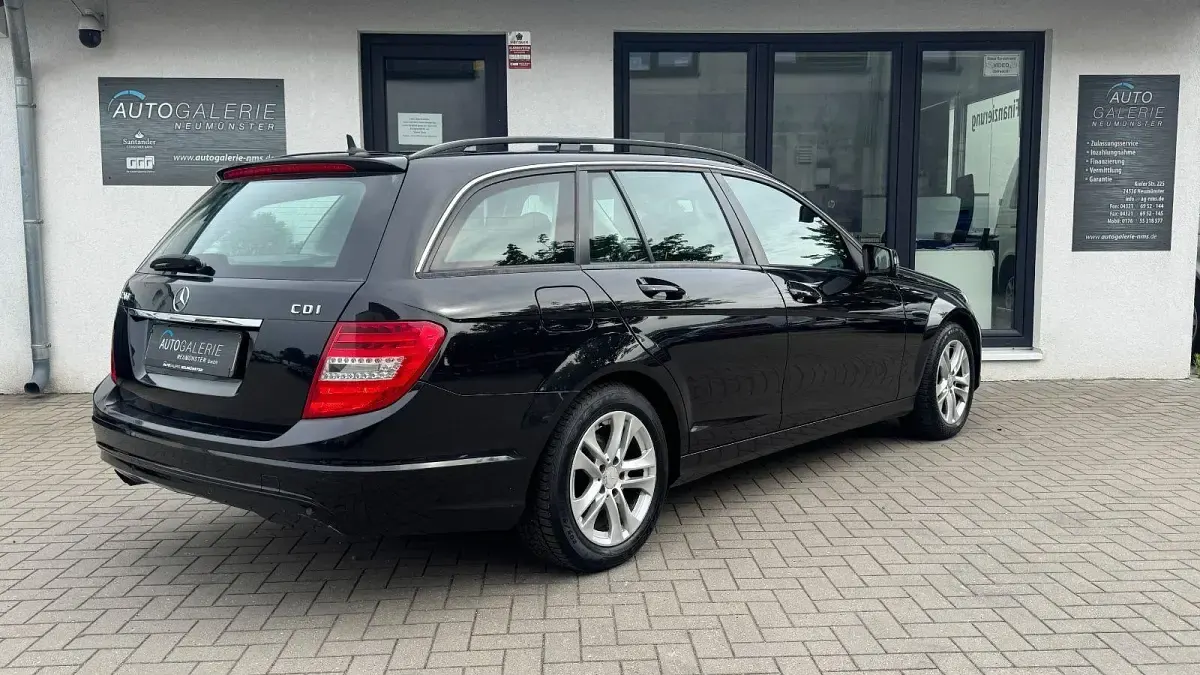 Gebraucht Mercedes C200 Elegance 136 PS (100 kW) 2013 Schwarz Kombi