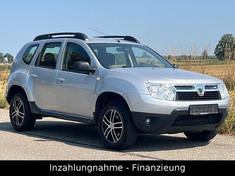 Grau Gebraucht 2011 Dacia Duster Lauréate SUV | 6.200 € (Fairer Preis) - Bild 1/4