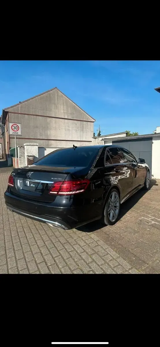 Gebraucht Mercedes E350 AMG 258 PS (189 kW) 2017 Schwarz Limousine