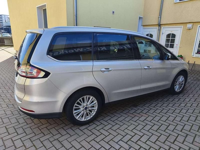 Gebraucht Ford Galaxy Titanium 160 PS (117 kW) 2017 Polarsilber metallic Van / Kleinbus