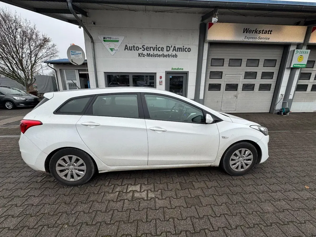 Second-hand Hyundai i30 110 CP (80 kW) 2017 Alb Break