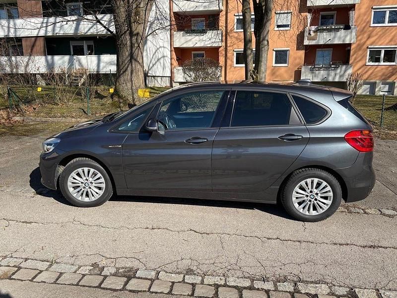 Gebraucht BMW 218 Active Tourer Advantage 136 PS (100 kW) 2015 Grau Van / Kleinbus