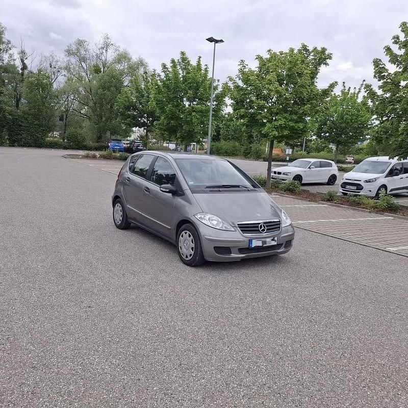 Grau Gebraucht 2005 Mercedes A150 Classic Limousine | 3.700 € (Guter Preis) - Bild 1/4