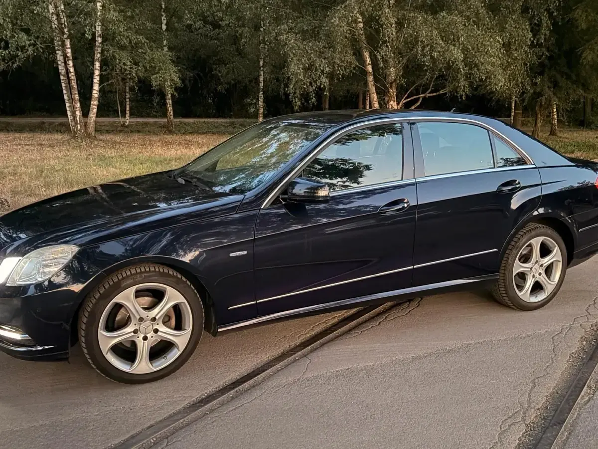Gebraucht Mercedes E220 170 PS (125 kW) 2010 Limousine