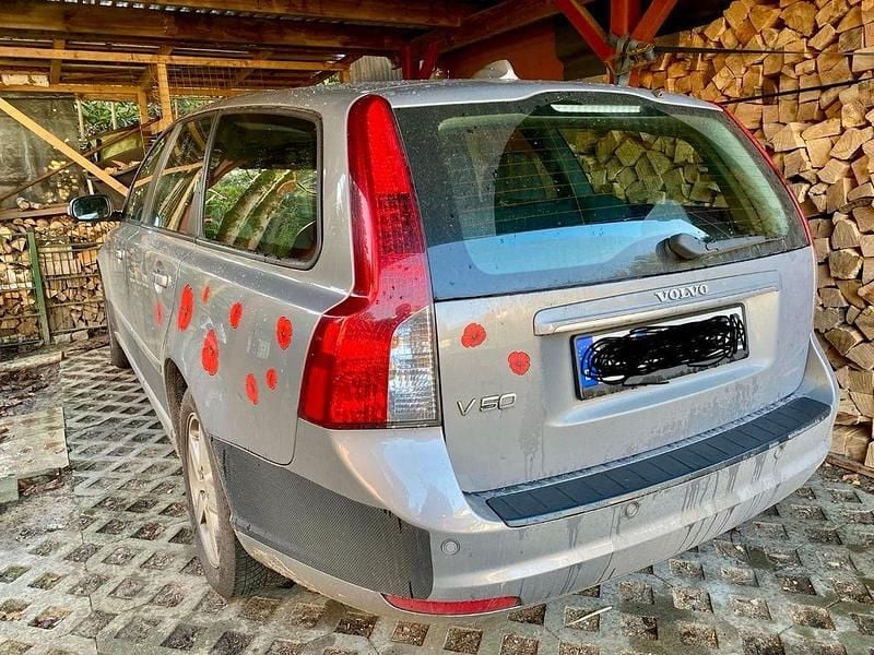 Grau Gebraucht 2008 Volvo V50 Summum Kombi | 3.000 € (Guter Preis) - Bild 1/4