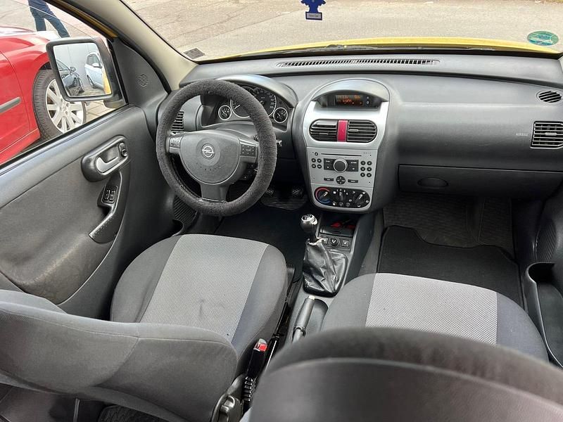 Second-hand Opel Combo 93 CP (68 kW) 2007 Galben Monovolum