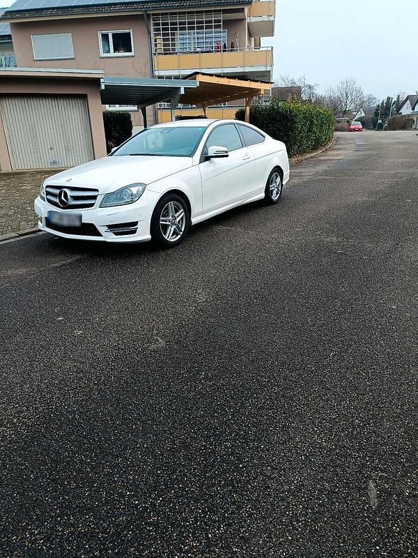 Gebraucht Mercedes C250 204 PS (150 kW) 2013 Weiß Coupé