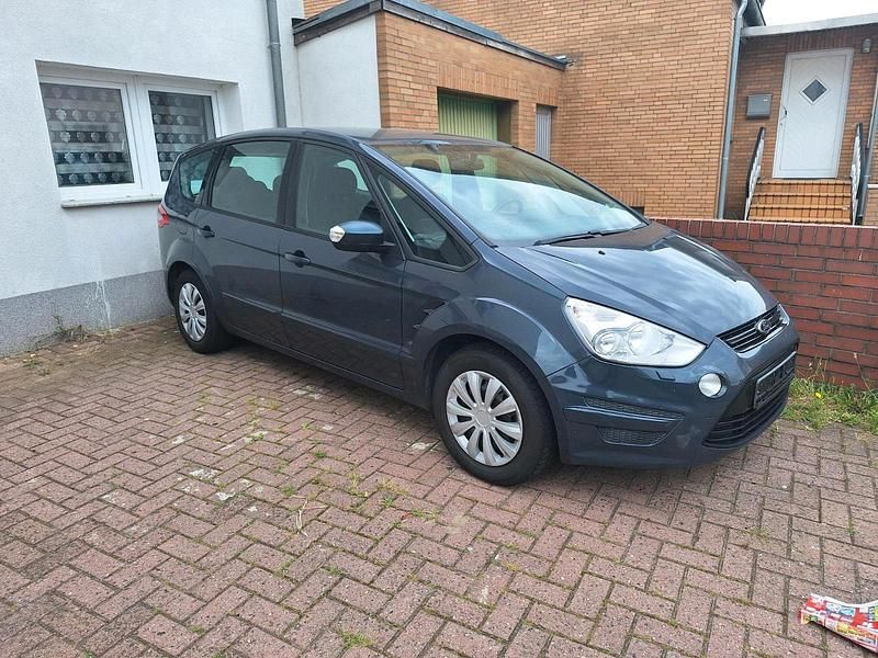 Grau Gebraucht 2011 Ford S-MAX S Van / Kleinbus | 7.199 € (Fairer Preis) - Bild 1/4
