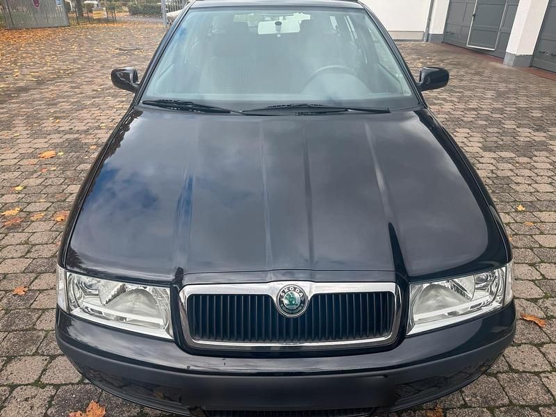Schwarz Gebraucht 2005 Skoda Octavia Kombi | 4.499 € - Bild 1/4